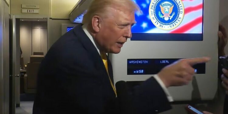 “¡Cállate cerdita!”: Trump calló a reportera por preguntarle sobre Epstein