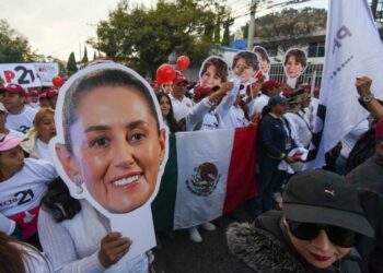 ‘No es nuestra manera de actuar’: Sheinbaum niega acarreo en el evento del Zócalo