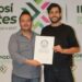 David Olvera recibió el certificado de Guinness