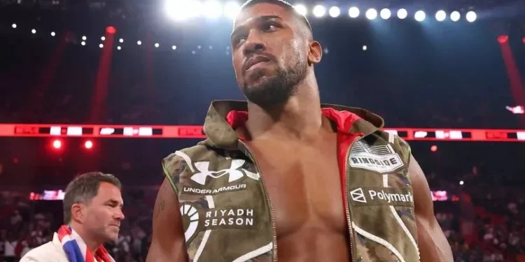Anthony Joshua envuelto en accidente que deja 2 muertos