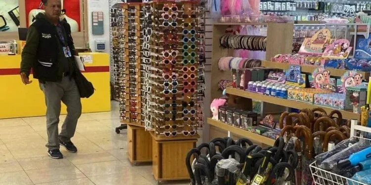 No es operativo contra tiendas chinas… pero solo clausuran tiendas chinas