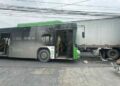 Choque entre camión de pasajeros y tráiler deja 28 heridos en NL
