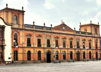 Piden respeto de la UASLP al Congreso