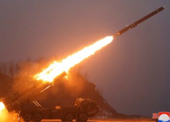 Corea del Norte prueba misiles de largo alcance para medir su respuesta contraofensiva y capacidad de combate