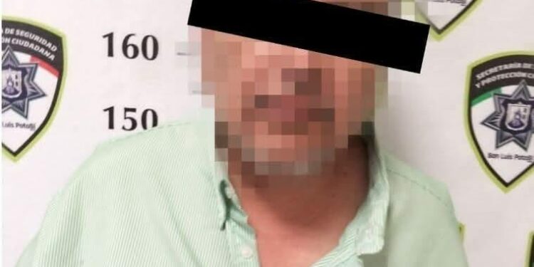 Hombre causa destrozos en bar de Alamitos y termina detenido