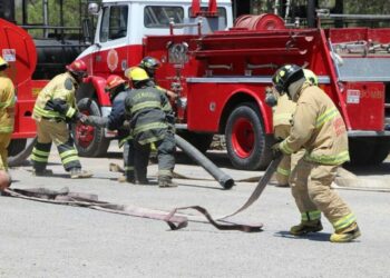 Bomberos atienden hasta 12 emergencias diarias en SLP durante diciembre