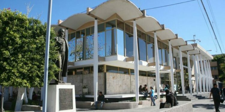 Hasta el próximo año será la elección de director o directora de la Facultad de Derecho