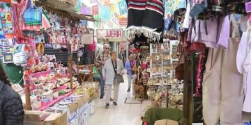 Ambulantaje sin control ahoga a mercados municipales