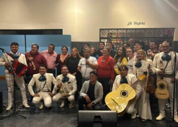 Prensa potosina celebra brindis navideño