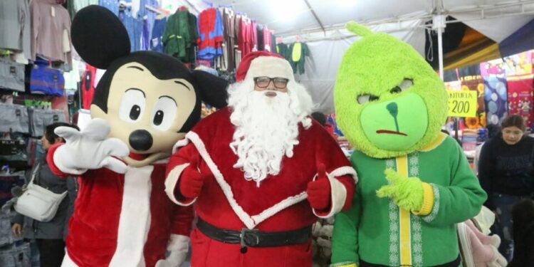 Ambiente festivo en la Expo Fabricantes Ropa, Piel y Calzado 2025