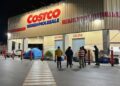 Acampan en Costco de San Luis Potosí previo a las celebraciones de Año Nuevo