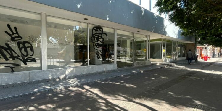 El estancamiento de Carranza: entre la fallida ciclovía, locales vacíos y promesas incumplidas