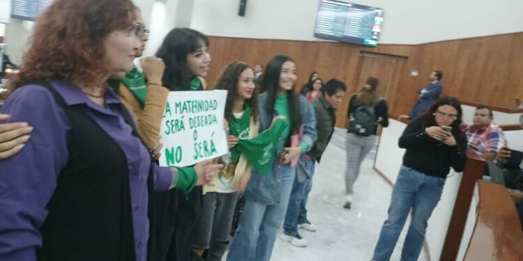 Colectivas celebran ampliación del ILE en casos de estupro y otros