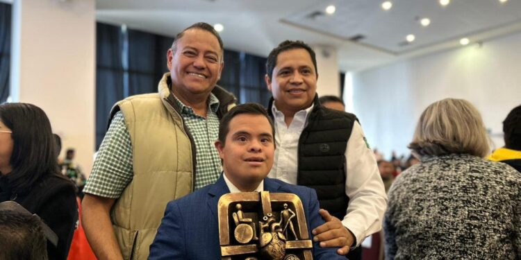 Emprendedores con discapacidad son beneficiados por el sistema de financiamiento para el desarrollo del estado