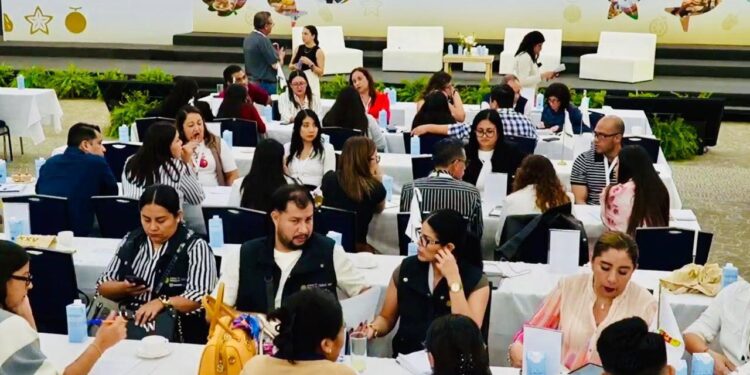 Representantes de DIF estatal destacaron programas en el encuentro nacional de alimentación y desarrollo comunitario