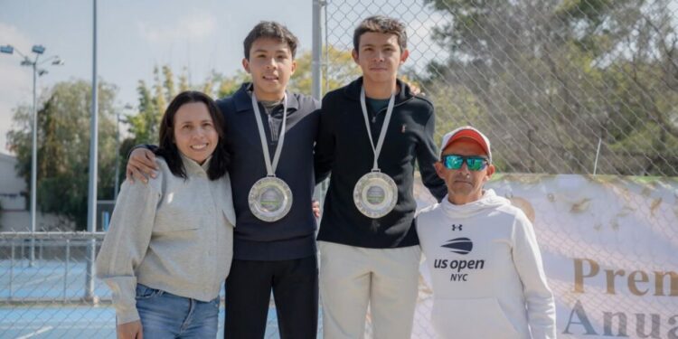 La Asociación Potosina de Tenis premio a sus mejores deportistas