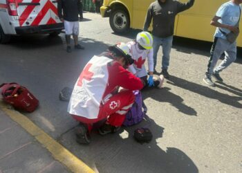 Atropellan a mujer de la tercera edad en Eje Vial; ausencia de autoridades provoca caos vial