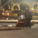 Invasión de vía pública frente a HEB Los Pinos pone en riesgo a peatones y conductores