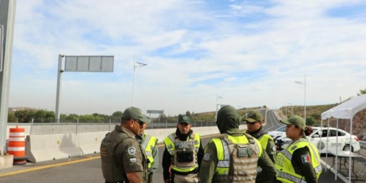 Autoridades refuerzan operativos de vigilancia en carreteras