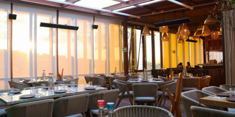 Restaurantes apuestan al cierre de año para aliviar un 2025 complicado