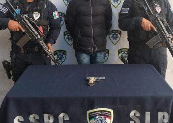 Detienen a un hombre en posesión de arma de fabricación casera