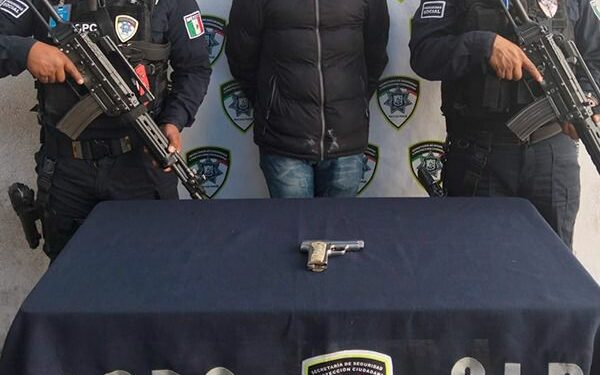 Detienen a un hombre en posesión de arma de fabricación casera