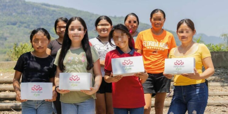 DIF Estatal entrega más de 27 mil kits y promueve una menstruación digna en comunidades vulnerables