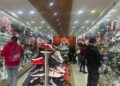 Incrementa afluencia en tiendas por compras de pánico antes de Navidad