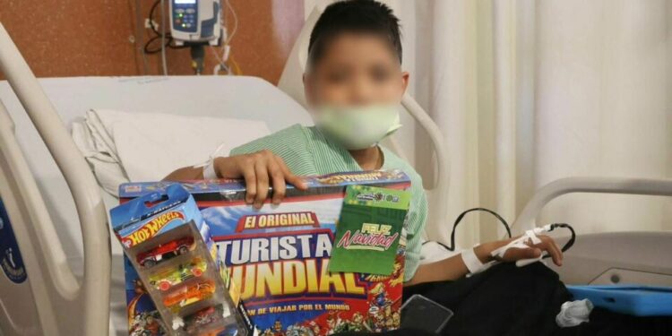 DIF Estatal entrega juguetes en Hospital Central con programa “Regalos con Amor”