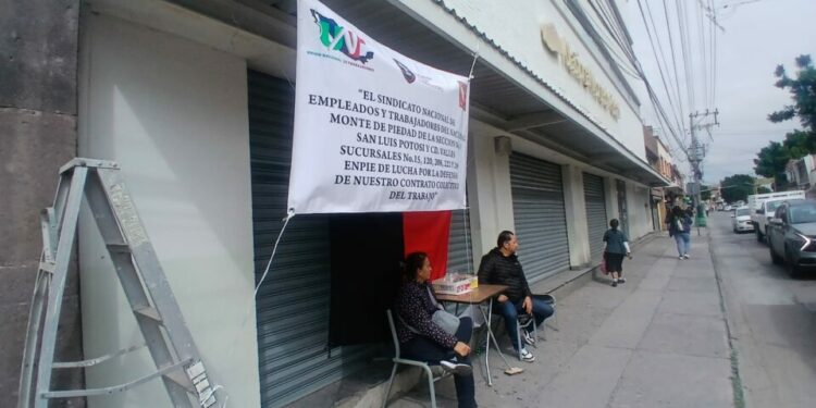 Trabajadores del Nacional Monte de Piedad van para tres meses en huelga