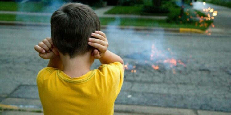 Uso de pirotecnia afecta la salud emocional de niños con autismo