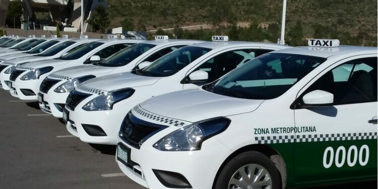 Aumentan tarifas de taxi en San Luis Potosí para 2025; SCT pide denunciar abusos