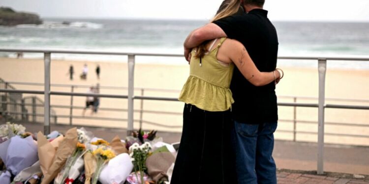 Ataque terrorista en Bondi Beach: el agresor más joven despierta del coma y surgen nuevos detalles