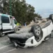 Camioneta vuelca en la carretera a Rioverde; conductora resulta herida