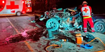 Pareja de jóvenes fallecen tras brutal choque con tráiler cañero en Ciudad Valles