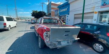 Carambola de tres camionetas deja cuantiosos daños en la carretera a Rioverde