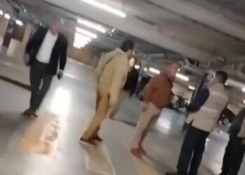 Funcionario del Edomex y diputado ebrio causan destrozos en plaza de Metepec