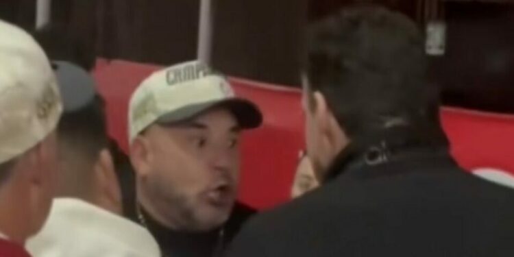 Mohamed confronta al periodista David Faitelson tras levantar el título con el Toluca
