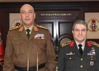 Muere jefe del Ejército libio en avionazo en Turquía