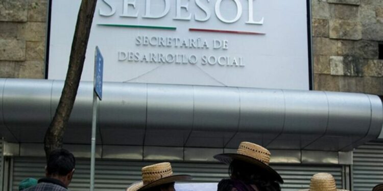Recuperan 62 mdp de dos funcionarios por La Estafa Maestra
