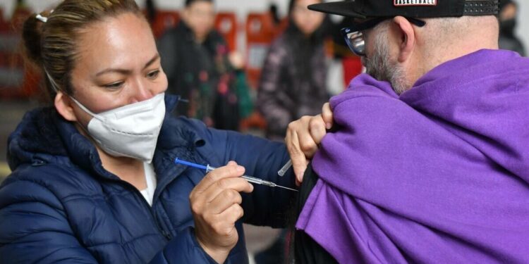 Secretaría de Salud insiste en la vacunación contra sarampión debido al brote en México