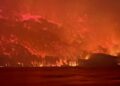 Devastador incendio forestal en la Patagonia; evacúan a 3 mil turistas