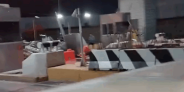  Tráiler con sandía se impacta contra caseta de cobro Tepotzotlán tras asalto en la Autopista México-Querétaro