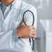 Liberan a doctor acusado de abuso durante estudio clínico en Chihuahua