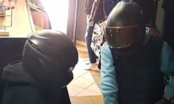 Roban negocio de ropa en la colonia 21 de marzo; responsables huyeron en motocicleta