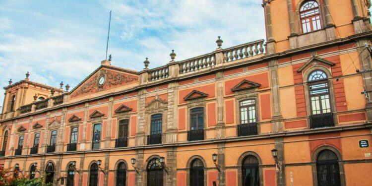 Rector de la UASLP confía en solución próxima al paro en la FCI