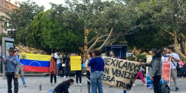 Potosinos se manifiestan contra intervención de EU en Venezuela