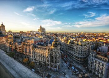 Vecinos exhiben abandono municipal durante ausencia de Galindo en viaje a Madrid