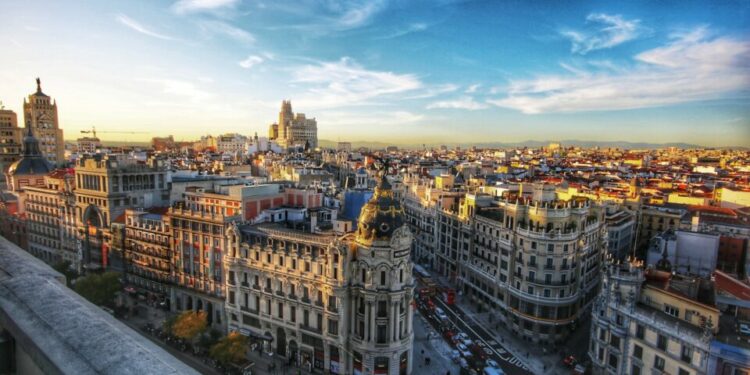 Vecinos exhiben abandono municipal durante ausencia de Galindo en viaje a Madrid