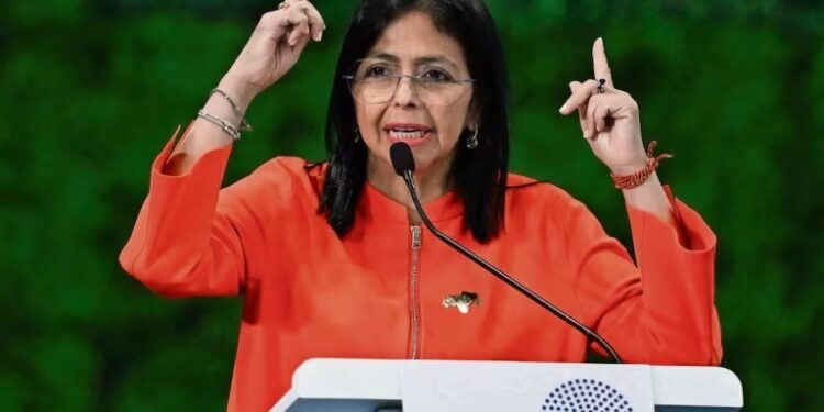 Delcy Rodríguez jura como presidenta encargada de Venezuela tras destitución de Maduro